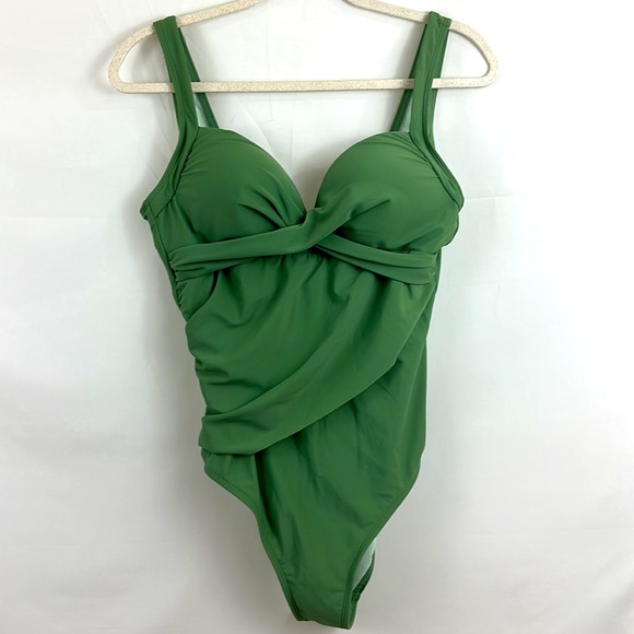 Cupshe Green Fully Lined  Ruched Crisscross Middle Cut One Piece Swimsui… - Picture 8 of 12